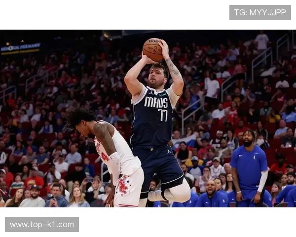 哈利伯顿挡拆组织不同于东契奇 提升队内三分点