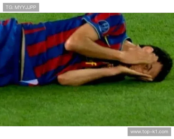 假摔判罚中裁判依据接触程度与意图判定是否出示黄牌