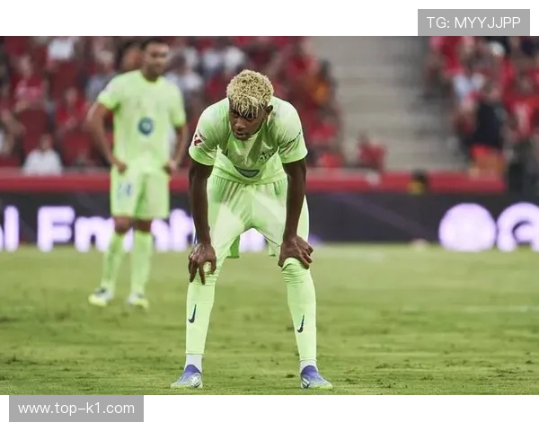 巴萨欧冠经验不足问题，关键战应对能力面临考验