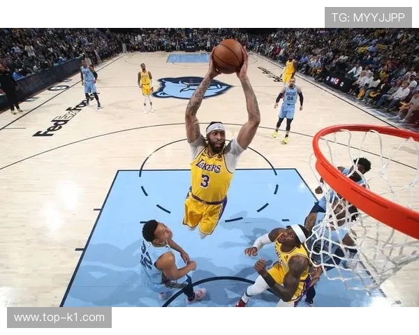 德怀恩·韦德利用突破灵活性提升关键时刻得分效率对比詹姆斯劣势显现